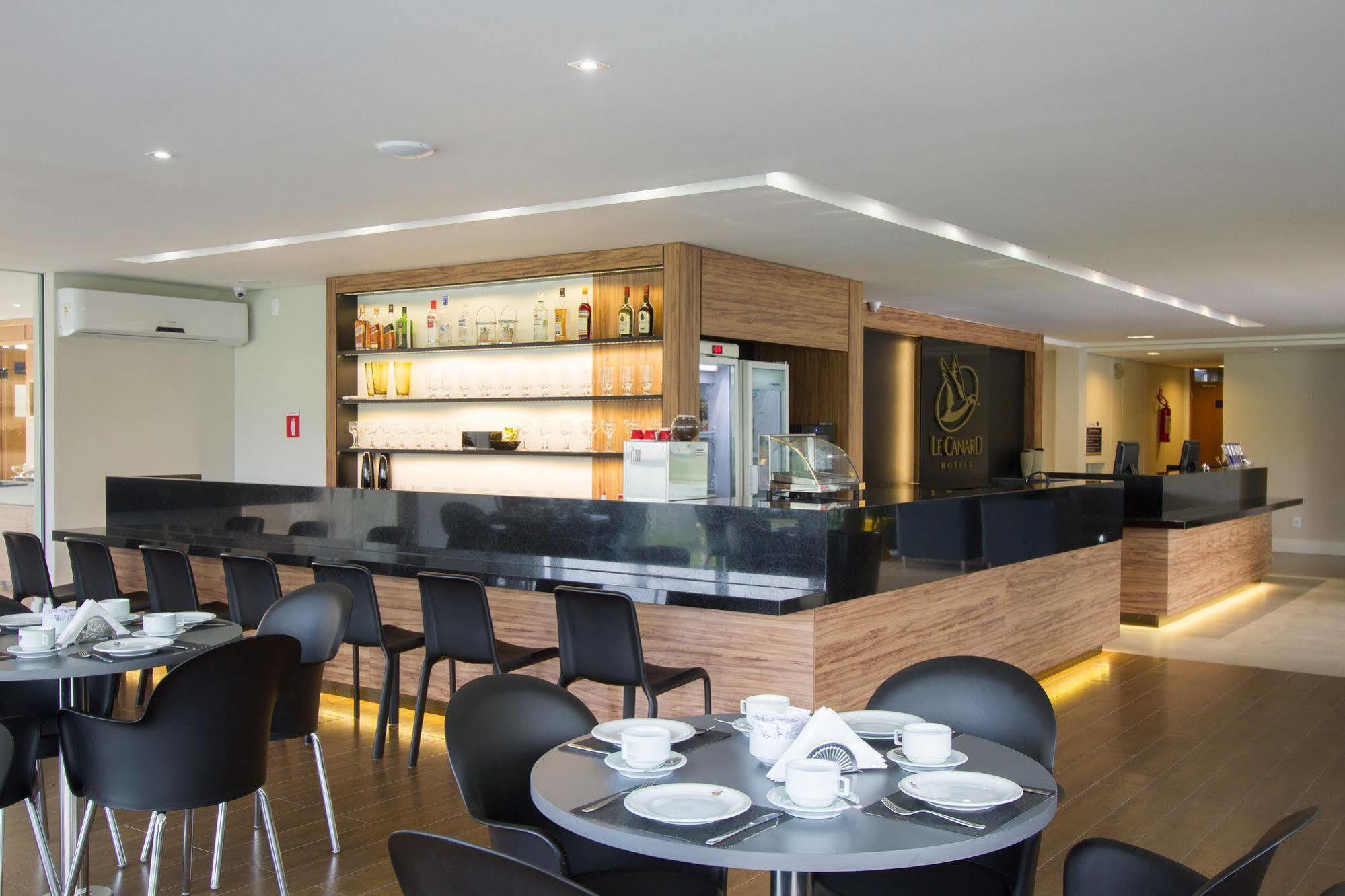Le Canard Joinville Exterior foto